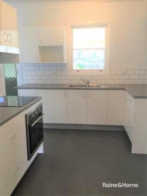 House For Lease - NSW - Bomaderry - 2541 - CHARMING COTTAGE  (Image 2)