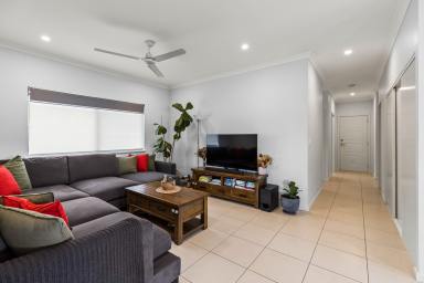 House For Sale - WA - Bilingurr - 6725 - Modern Family Living on a Generous 814m² – Space, Style & Location  (Image 2)