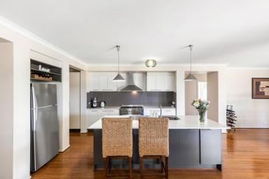 House For Sale - VIC - Maiden Gully - 3551 - Versatile Family Living In Popular Maiden Gully  (Image 2)