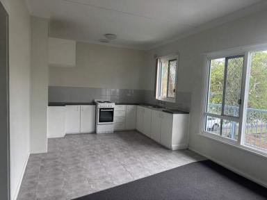 Flat For Lease - NSW - Forster - 2428 - Two bedroom unit in central location  (Image 2)