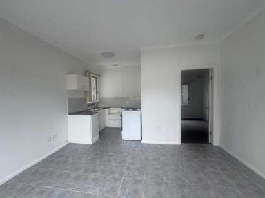 Flat For Lease - NSW - Forster - 2428 - Convenient, Central Location  (Image 2)