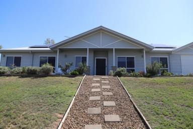 House For Sale - QLD - Fernvale - 4306 - PREMIUM ACREAGE LIVING WITH MOUNTAIN VIEWS RIVER GLEN ESTATE  (Image 2)