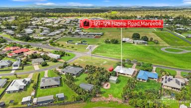 House For Sale - QLD - Mareeba - 4880 - STYLE, SPACE & COMFORT IN PERFECT BALANCE  (Image 2)