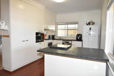 House For Sale - VIC - Wangaratta - 3677 - OPPORTUNITY KNOCKS  (Image 2)