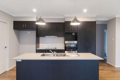 House For Lease - QLD - Highfields - 4352 - Don't miss out on this fantastic opportunity!  (Image 2)