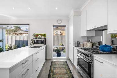 Townhouse Leased - VIC - Parkdale - 3195 - Private Delight in Parkdale  (Image 2)