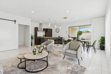 House For Sale - WA - Cloverdale - 6105 - JUST....Like New  (Image 2)