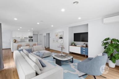 House For Sale - VIC - Mount Eliza - 3930 - Modern, Light-Filled Living with Commercial Potential (STCA)  (Image 2)