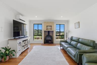 House For Sale - WA - Bridgetown - 6255 - Premium Riverside Living (Image 2)