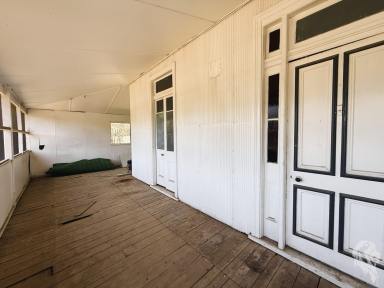 House For Sale - NSW - Wee Waa - 2388 - CLASSIC HOME - GREAT PRICE!  (Image 2)