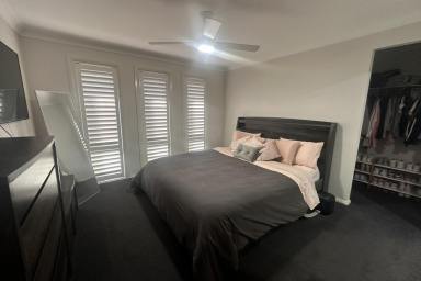 House For Lease - NSW - Aberglasslyn - 2320 - Stylish Family Living in a Prime Location (Image 2)