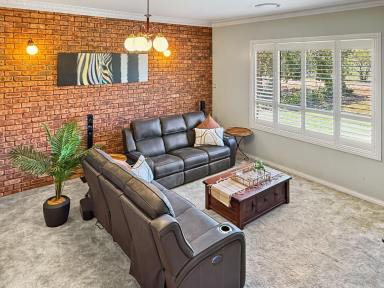 Lifestyle For Sale - NSW - Leeton - 2705 - COUNTRY LIFESTYLE WITH CONVENIENCE (Image 2)