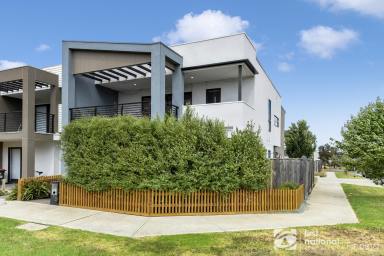 House For Sale - VIC - Cranbourne West - 3977 - Boutique Lifestyle Living  - NO BODY CORPORATE  (Image 2)