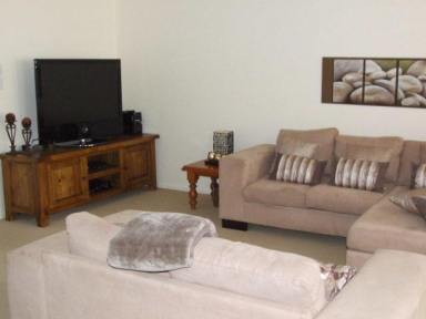 Unit For Lease - NSW - Taree West - 2430 - 2 Brm townhouse – So Close to Town You'll Forget Where You Parked  (Image 2)