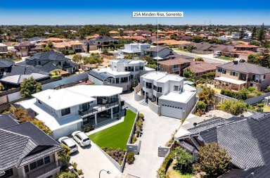 House For Sale - WA - Sorrento - 6020 - Sophisticated Seclusion  (Image 2)