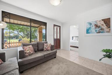 Unit For Sale - WA - Willagee - 6156 - The Perfect Parkside Pleaser  (Image 2)