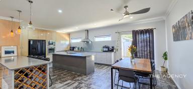 House For Sale - WA - Kalbarri - 6536 - Spacious Family Oasis  (Image 2)