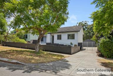 House For Sale - WA - Medina - 6167 - CHARMING RENOVATED COTTAGE ON A HUGE 688M² BLOCK - WORKSHOP + FUTURE POTENTIAL  (Image 2)