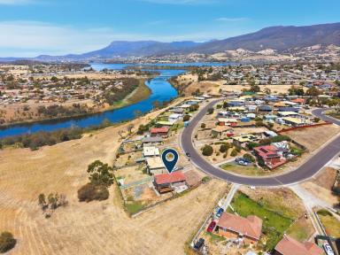 House For Sale - TAS - Bridgewater - 7030 - Comfortable Home with Exceptional Access & Storage  (Image 2)