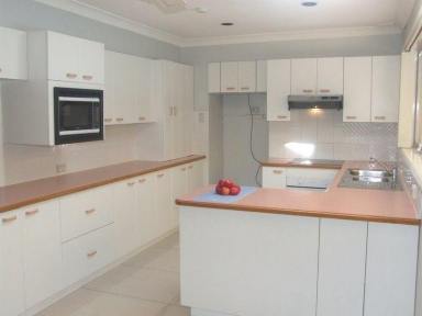 House For Lease - NSW - Castle Hill - 2154 - Lifestyle meets Convenience!  (Image 2)