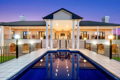 Lifestyle For Sale - NSW - Wagga Wagga - 2650 - FIVE STAR LUXURY ON THE MURRUMBIDGEE RIVER  (Image 2)