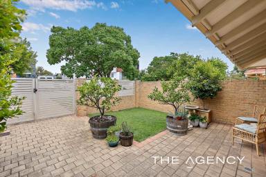 Villa For Sale - WA - Attadale - 6156 - Elegant Home I Perfect Location I Exceptional Lifestyle  (Image 2)