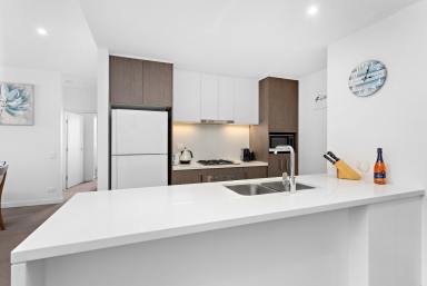 Apartment For Sale - NSW - Kiama - 2533 - Garden View Apartment - CENTRAL LOCATION - Call Robert Perea on 0411 564 101 (Image 2)