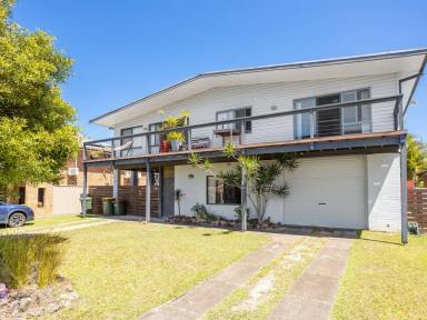 House For Sale - NSW - Old Bar - 2430 - DUAL LIVING COASTAL HOME WITH OCEAN VIEWS  (Image 2)