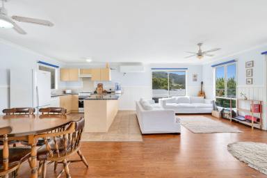 House For Sale - VIC - Apollo Bay - 3233 - EASY STREETS  (Image 2)