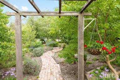 Lifestyle For Sale - NSW - Ellalong - 2325 - Coral Oaks and The Bale – A private Hunter Valley Sanctuary  (Image 2)