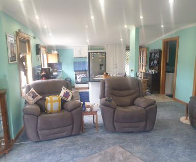 Acreage/Semi-rural For Sale - TAS - Sheffield - 7306 - Hobby Farm with Stunning Views  (Image 2)