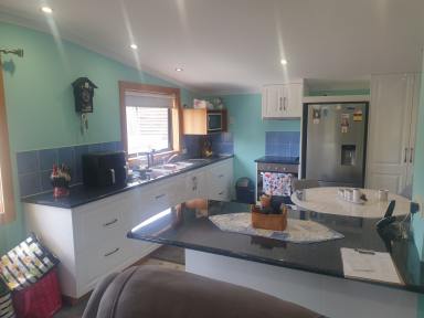 Acreage/Semi-rural For Sale - TAS - Sheffield - 7306 - Hobby Farm with Stunning Views  (Image 2)