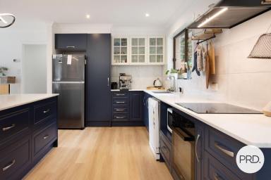 House For Lease - NSW - East Albury - 2640 - CHARMING 3 BEDROOM FULLY FURNISHED HOME!  (Image 2)