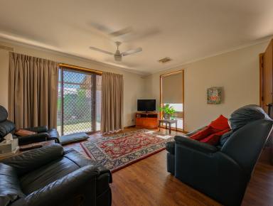 Unit For Sale - VIC - Kerang - 3579 - It’s All About Position  (Image 2)