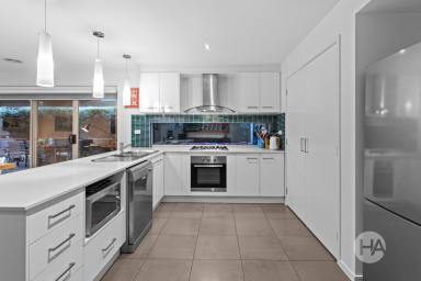 House For Sale - VIC - Bittern - 3918 - Live, Host and Relax  (Image 2)