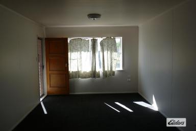 Unit For Lease - QLD - Gatton - 4343 - WALK TO TOWN – COSY 2-BEDROOM UNIT  (Image 2)