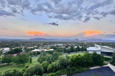 House For Sale - NSW - Mudgee - 2850 - PRESTIGIOUS MUDGEE RESIDENCE BOASTING PANORAMIC VIEWS  (Image 2)