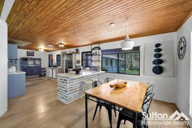 House For Sale - QLD - Doughboy - 4671 - GREAT COUNTRY CHARM - OODLES OF CHARACTER  (Image 2)