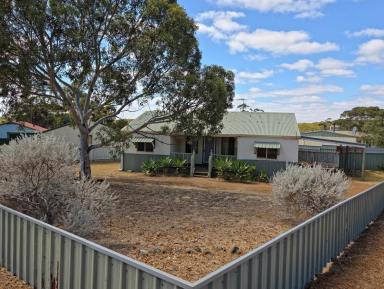 House For Sale - WA - Ravensthorpe - 6346 - Where else can you find this value? (Image 2)