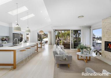 House For Sale - NSW - Kiama - 2533 - Pure Elegance in a Prized Central Location (Image 2)