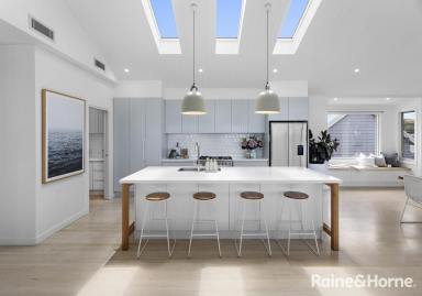 House For Sale - NSW - Kiama - 2533 - Pure Elegance in a Prized Central Location (Image 2)