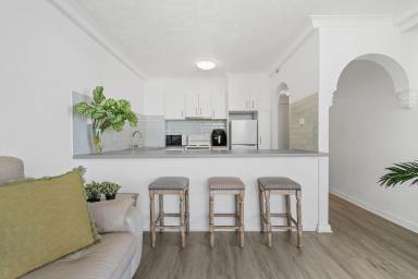 Apartment For Sale - QLD - Surfers Paradise - 4217 - Iconic Beachcomber Resort -Sea Views 1 Bed, 1 Bath, 2 Car - Surfers Paradise  (Image 2)