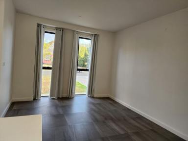 House For Lease - VIC - Werribee - 3030 - Move into a Modern Near-Brand-New Home Today!  (Image 2)