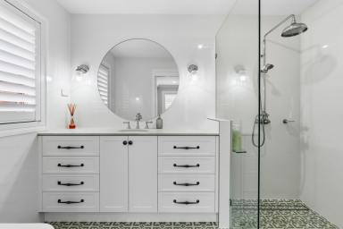 House For Sale - NSW - Singleton - 2330 - Master Built home in Sought After Location  (Image 2)