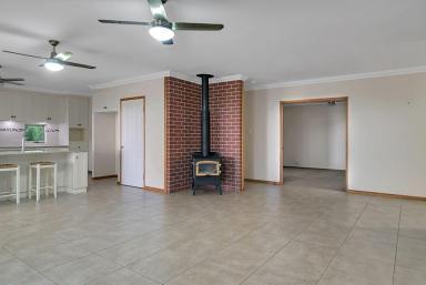 House For Lease - QLD - Ballard - 4352 - Spacious Family Home with Valley Views Just Minutes from Toowoomba  (Image 2)