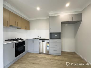 Duplex/Semi-detached Leased - NSW - Kootingal - 2352 - 2/35 Garden street, Kootingal  (Image 2)