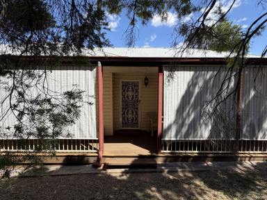 House For Sale - NSW - Inverell - 2360 - Endless Opportunities (Image 2)