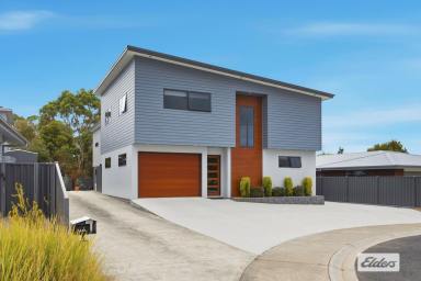 House For Sale - TAS - Port Sorell - 7307 - A MODERN ENTERTAINER'S DREAM WITH PANORAMIC OUTLOOKS  (Image 2)