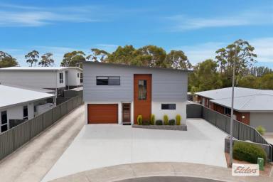 House For Sale - TAS - Port Sorell - 7307 - A MODERN ENTERTAINER'S DREAM WITH PANORAMIC OUTLOOKS  (Image 2)