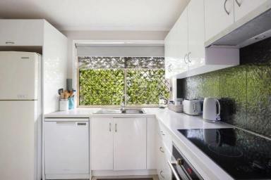 House For Lease - QLD - Ashmore - 4214 - 3 Bedroom, Fully Fenced & Gated Home in Quiet cool de sac area in Ashmore  (Image 2)